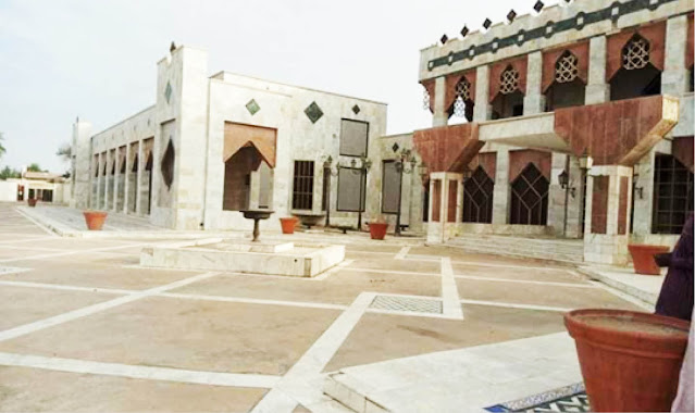 Pictures of Mai Deribe Palace