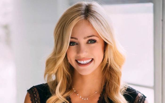 Abby Hornacek Bio: Wikipedia, Age, Height, Boyfriend, Net Worth