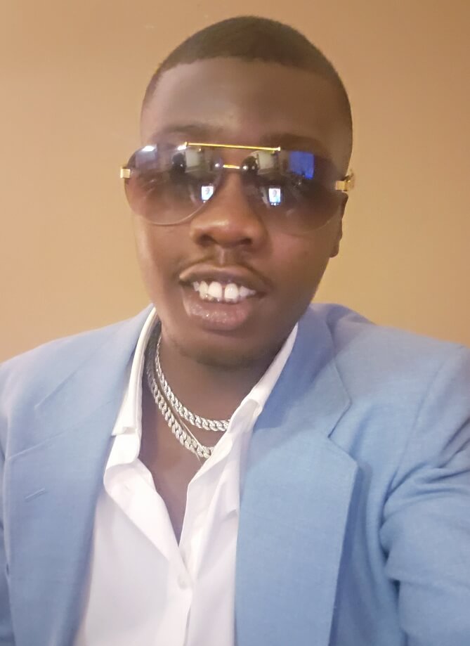 Emmanuel Olowe Biography & Career