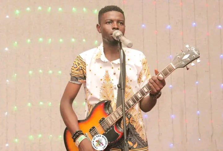 Biography of Felix Funsho Owolabi, His Age, Career, Education, Relationship & Album Releases…..