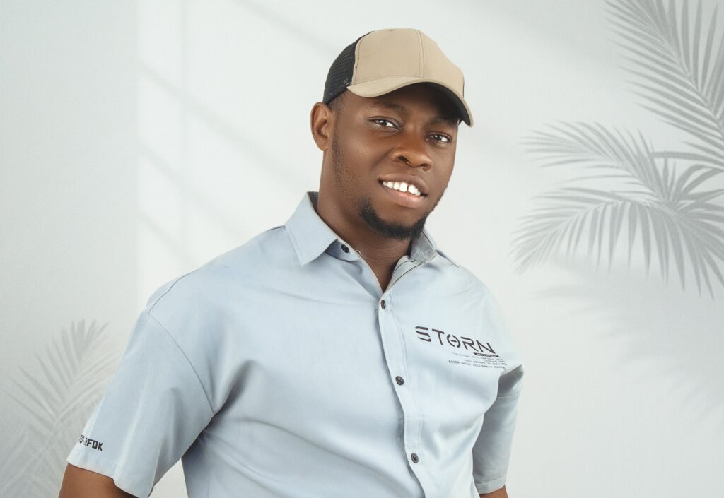 Biography of Reubbie MC: His Age, songs, Education & Career